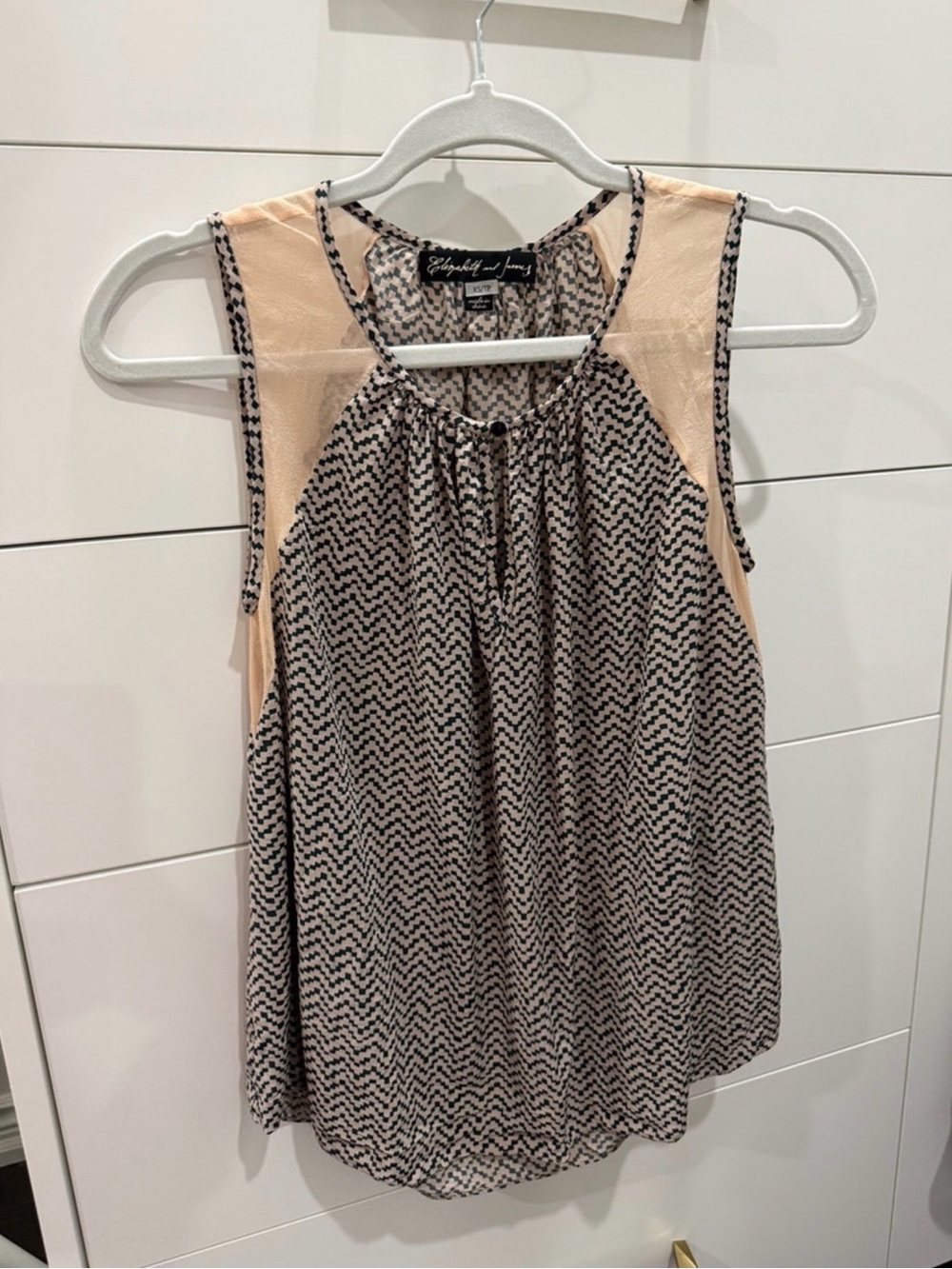 Elizabeth and James geometric silk blouse size xs